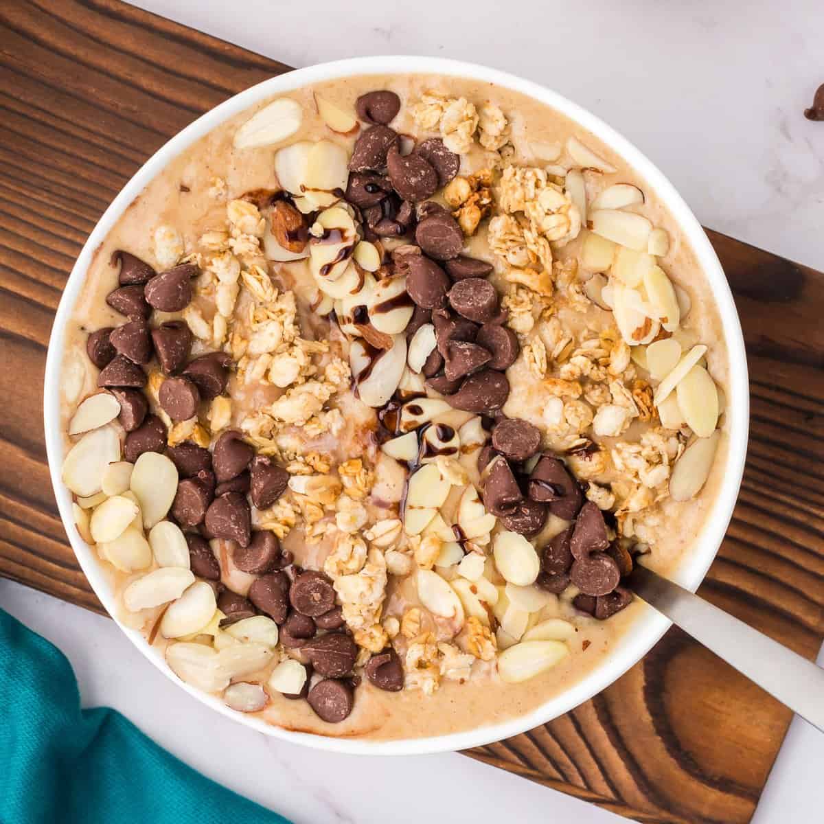 Peanut Butter & Banana Smoothie Bowl